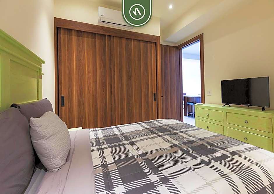 Brand New 2 BR Condo with Amazing Rooftop Pool