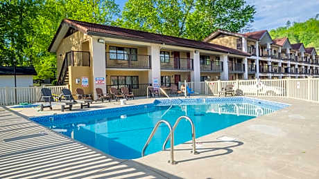 Super 8 by Wyndham Downtown Gatlinburg at Convention Center