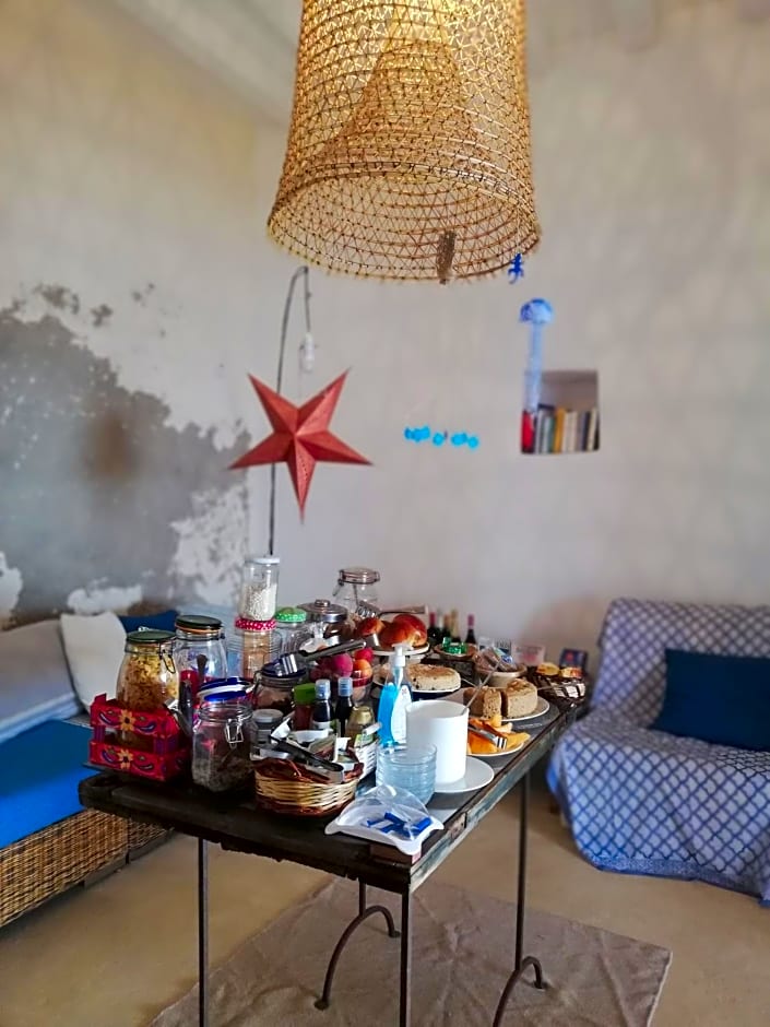 Alicudi Giardino dei Carrubi- al gradino 365