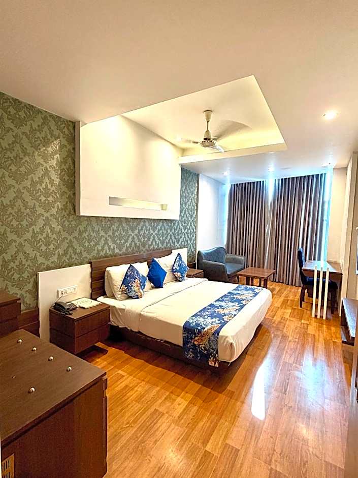 Hotel Narulas Aurrum
