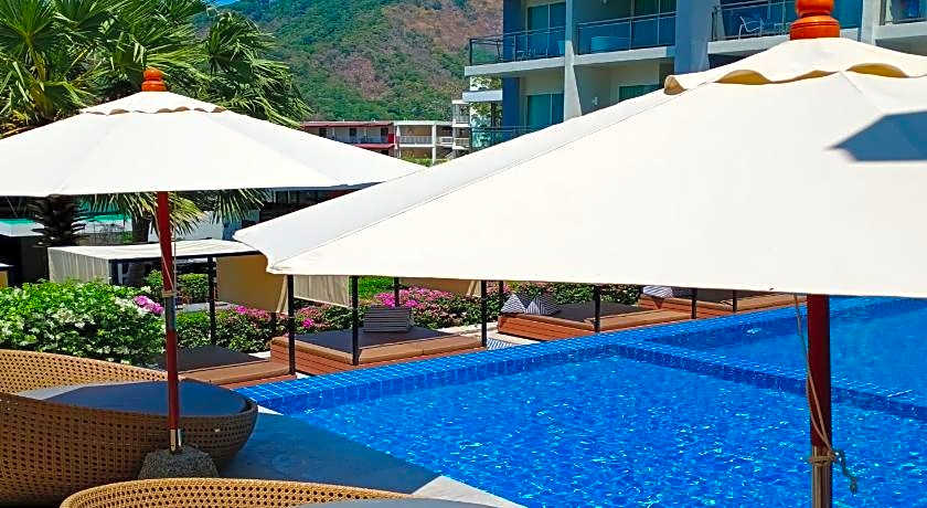 Sugar Palm Grand Hillside