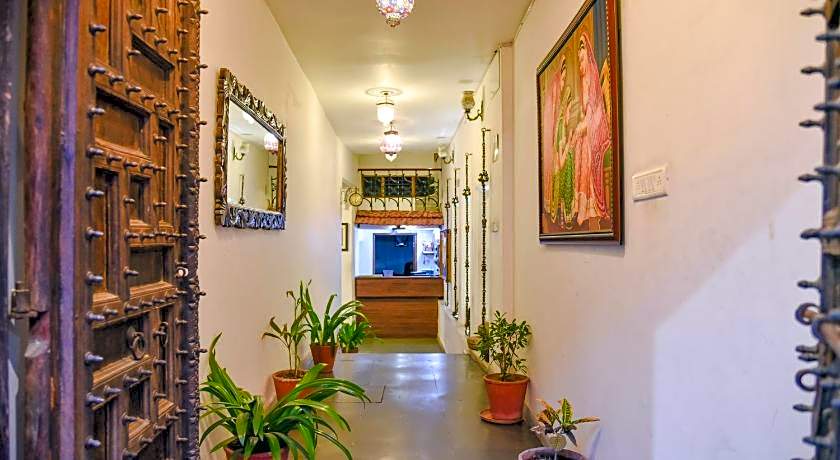 Hotel Devraj Niwas on Lake Pichola Udaipur