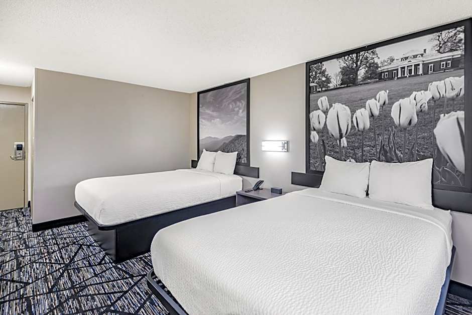 Super 8 by Wyndham Charlottesville