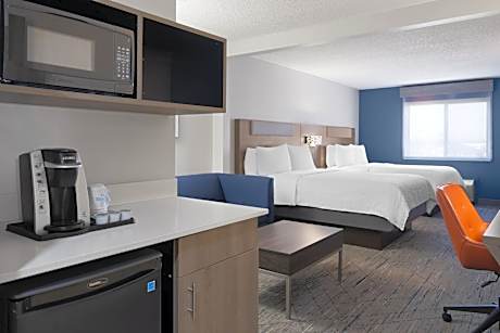 Queen Suite with Two Queen Beds and Additional Living Area