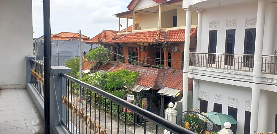 OYO 90990 Surya Residence