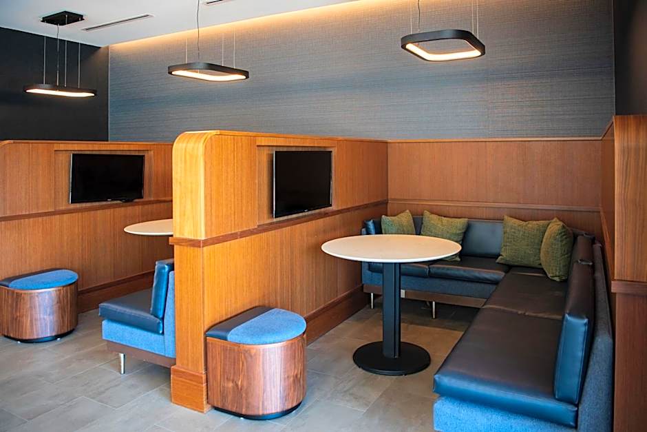 Courtyard by Marriott Lake City