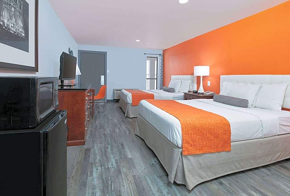 Howard Johnson by Wyndham San Marcos