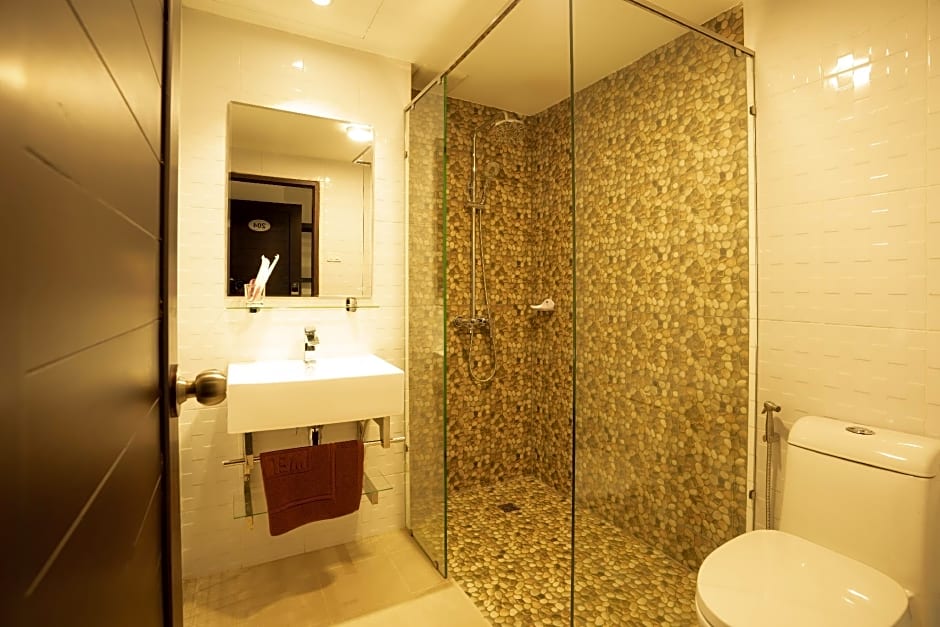 Intouch Riverside Hotel