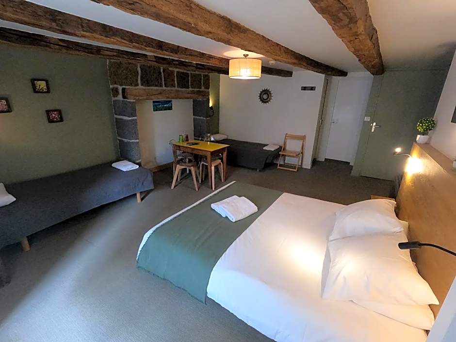 La Maison - Hôtel & Gîte