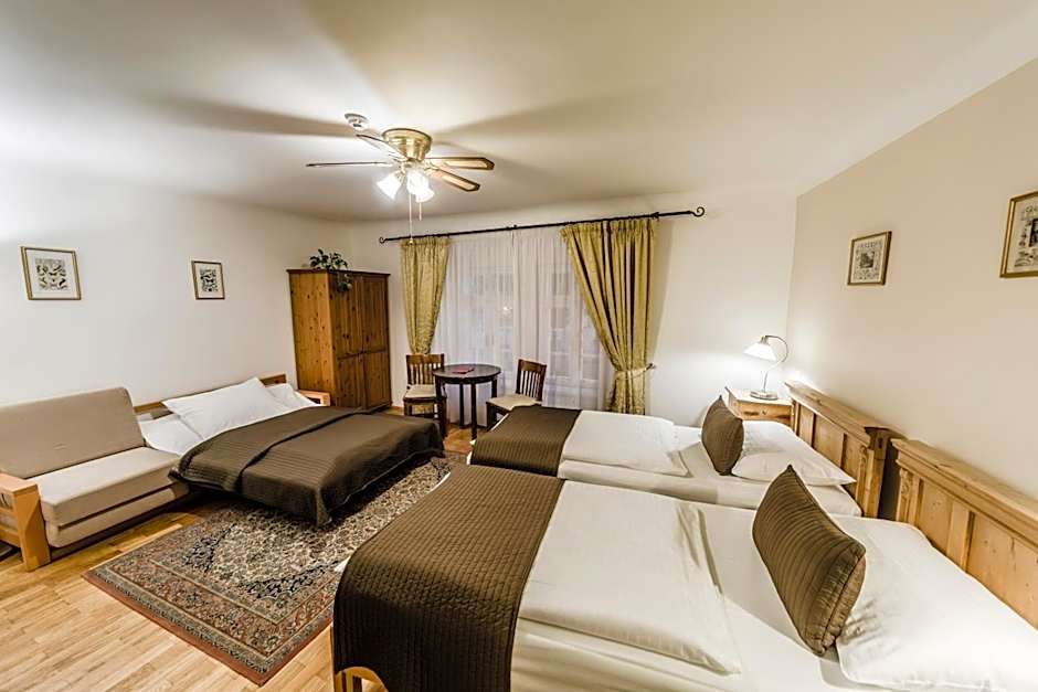 Archibald At The Charles Bridge