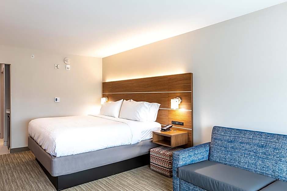 Holiday Inn Express & Suites Greenville S - Piedmont By IHG