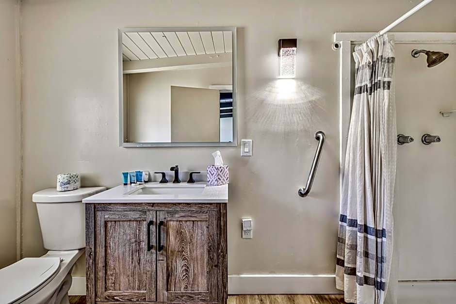 The Historic West Walker Motel