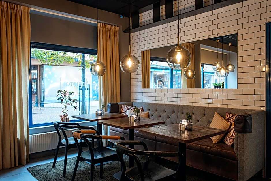 Home Hotel Bristol
