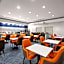 La Quinta Inn & Suites by Wyndham Denton - University Drive