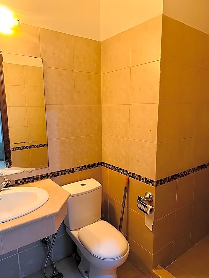 Home Inn Guest House – Islamabad, OH