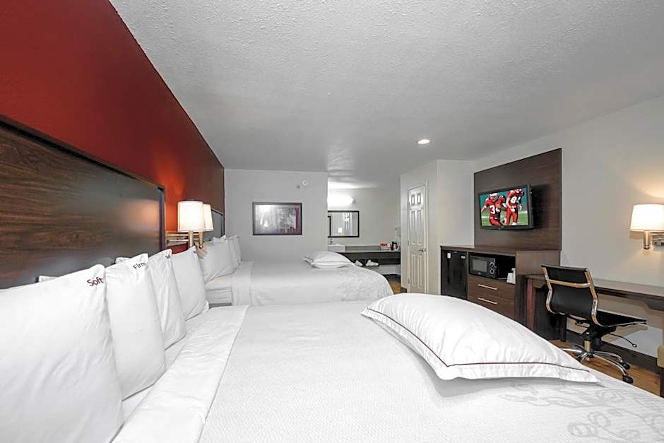 Red Roof PLUS+ Hammond