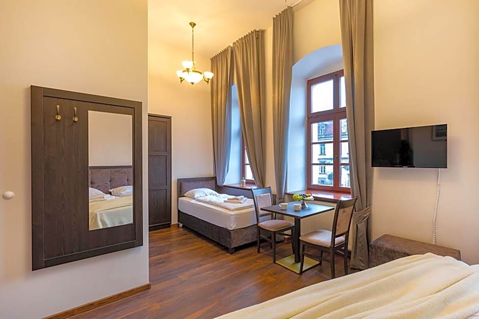 ZEPPELIN APARTMENTS Simple Acomodation