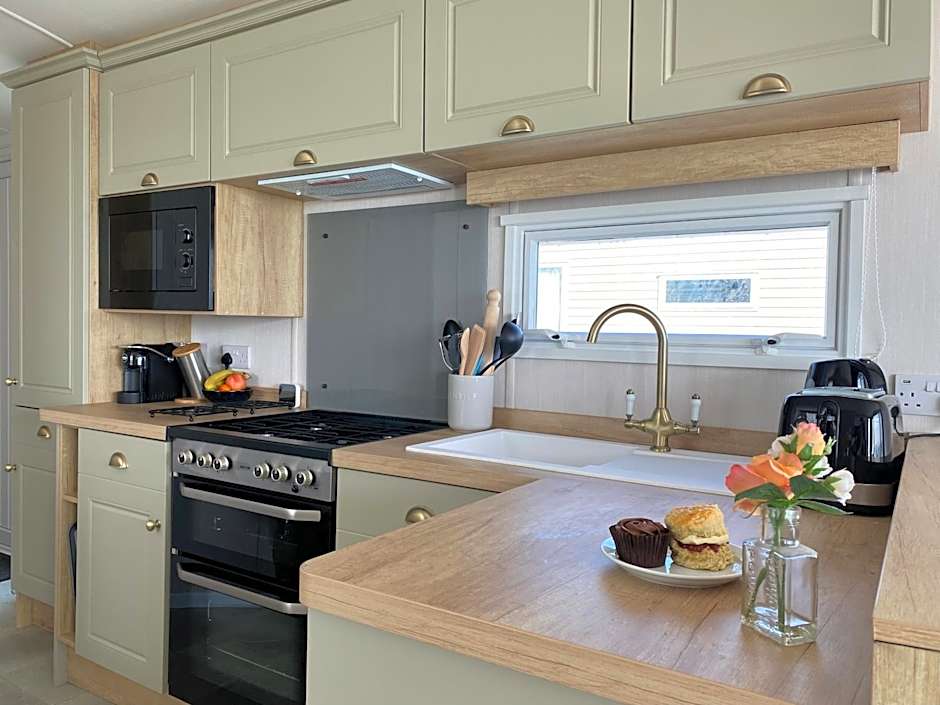 Swift Mosselle Pitch 24 Creek Caravan Park dog friendly