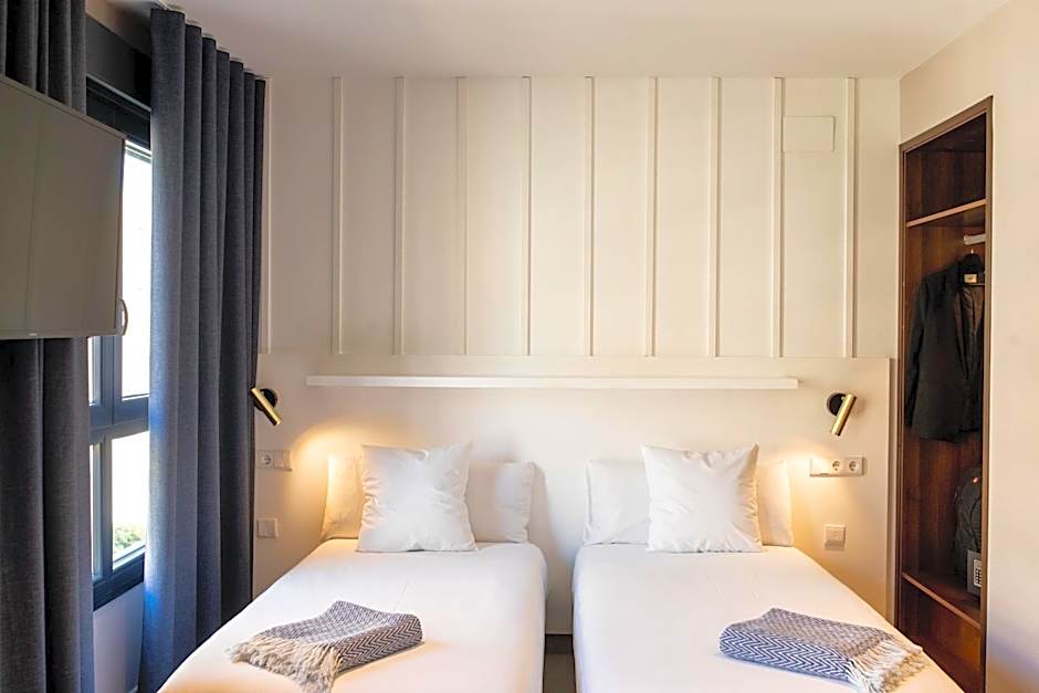 Ramirez Flats Valencia