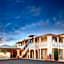 Upper Lake Inn & Suites