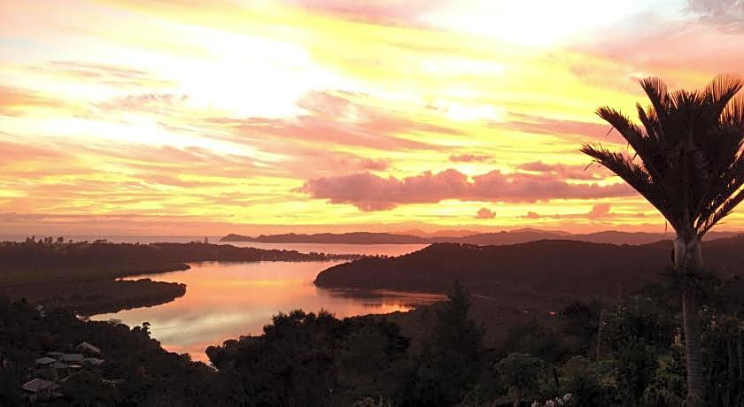 Bay Water Views Bed & Breakfast
