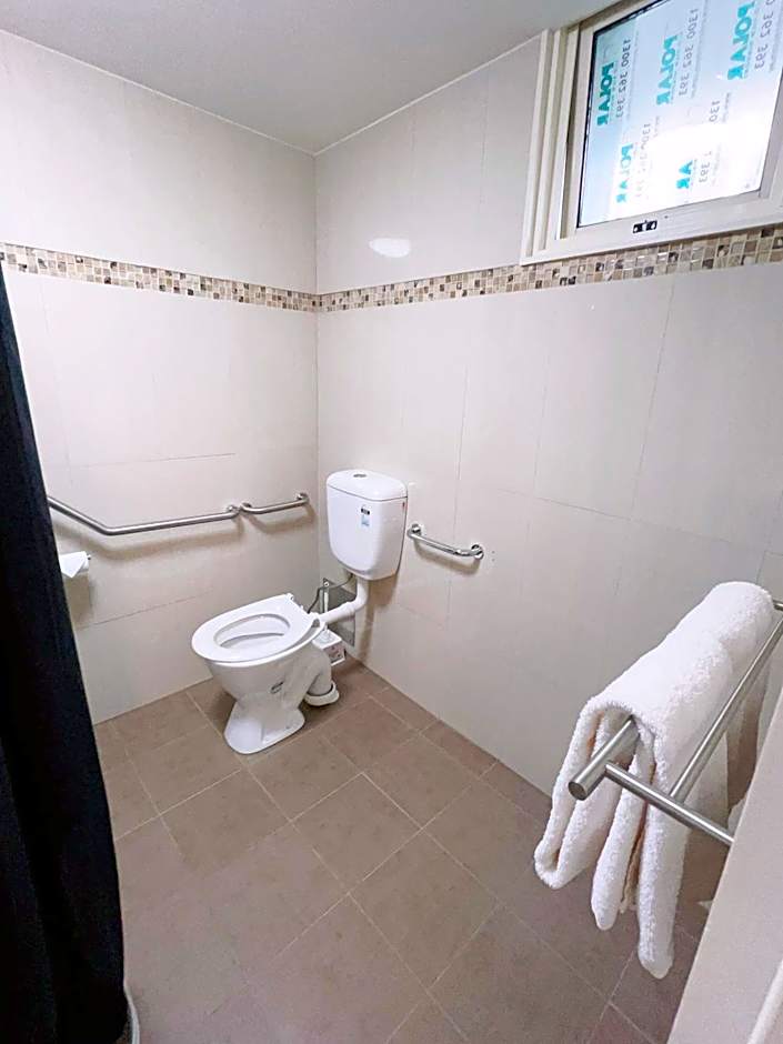 Carlton Lygon Lodge Studio Apartments