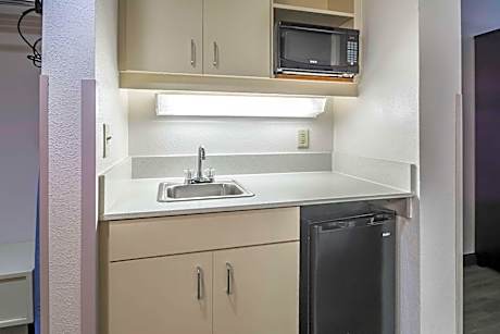 Queen Room with Two Queen Beds - Pet Friendly