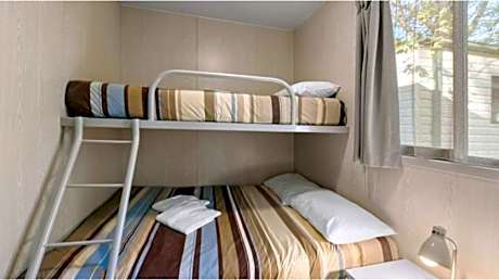 Standard Two-Bedroom Cabin - Sleep 5 - Pet Friendly