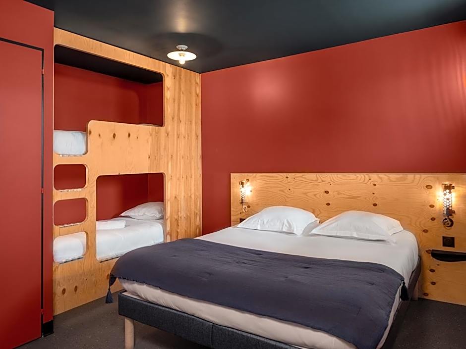 Eklo Paris Roissy CDG Airport