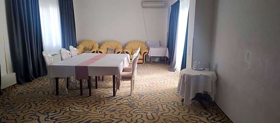 Hotel Dana 2