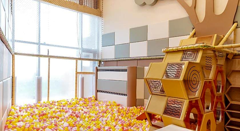 Fame Hall Garden Hotel