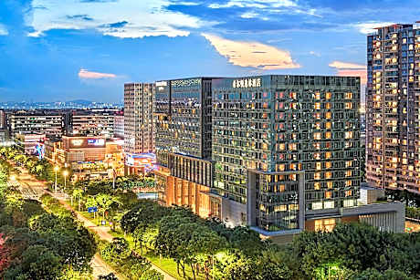 DoubleTree by Hilton Shenzhen Airport Residences