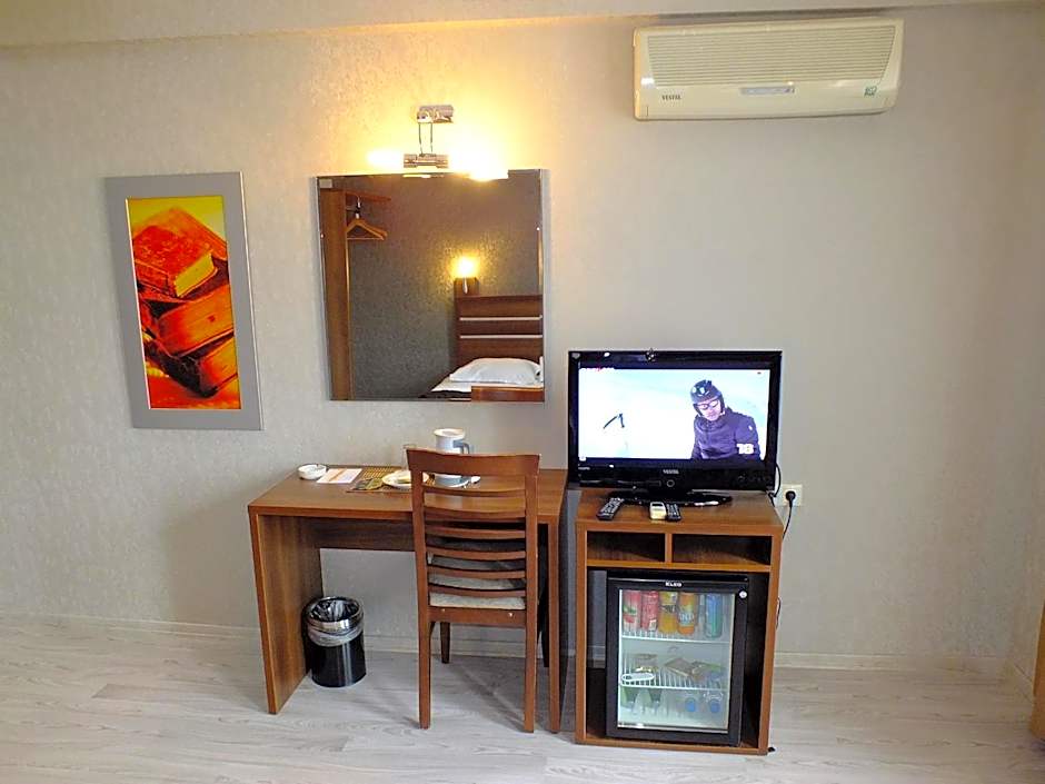 Lifos Hotel