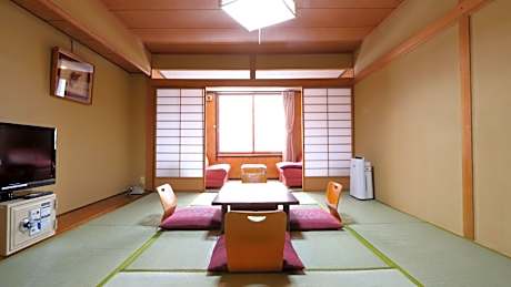 Japanese Style Room with 10 Tatami and Bathtub