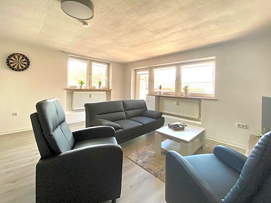 Gemütliche Unterkünfte für längeren Aufenthalt und Monteure inkl Balkon, Waschmaschine, WiFi, Küche und Parkplatz