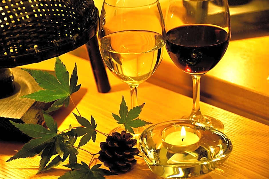 AKARI et KAORI formerly Taizanso