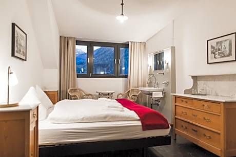 Twin Room with Shared Bathroom