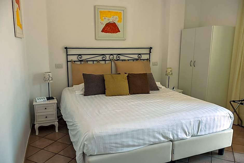 Photo 1 of 4 of 1 Double Bed or 2 Beds