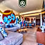 Cozy Apt with Private Terrace - Rooftop Pool