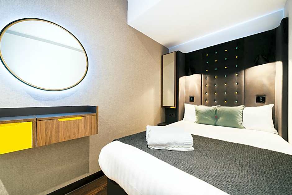 Tune Hotel - London, Liverpool Street