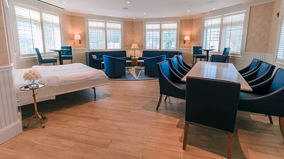 Madison Beach Hotel Curio Collection by Hilton