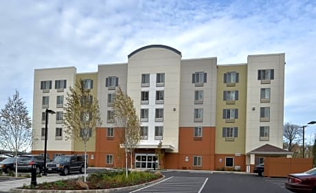 Candlewood Suites Eugene Springfield, an IHG Hotel