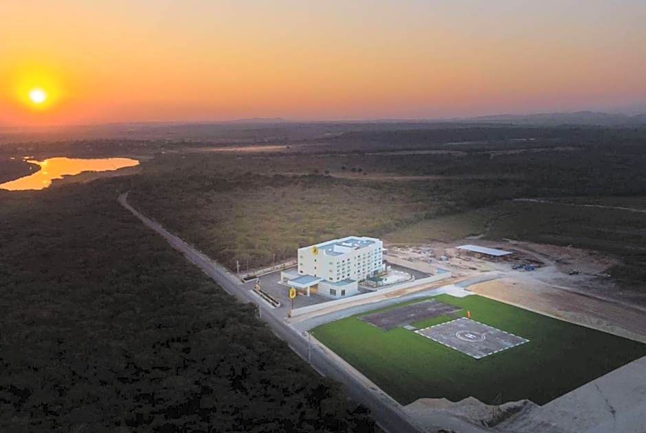 Super 8 by Wyndham Manzanillo