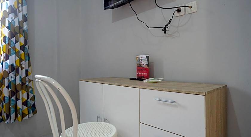 RedDoorz near Jalan Adi Sucipto Solo