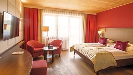 Superior Double Room with Balcony and View of the Stegersbach Thermal Spa