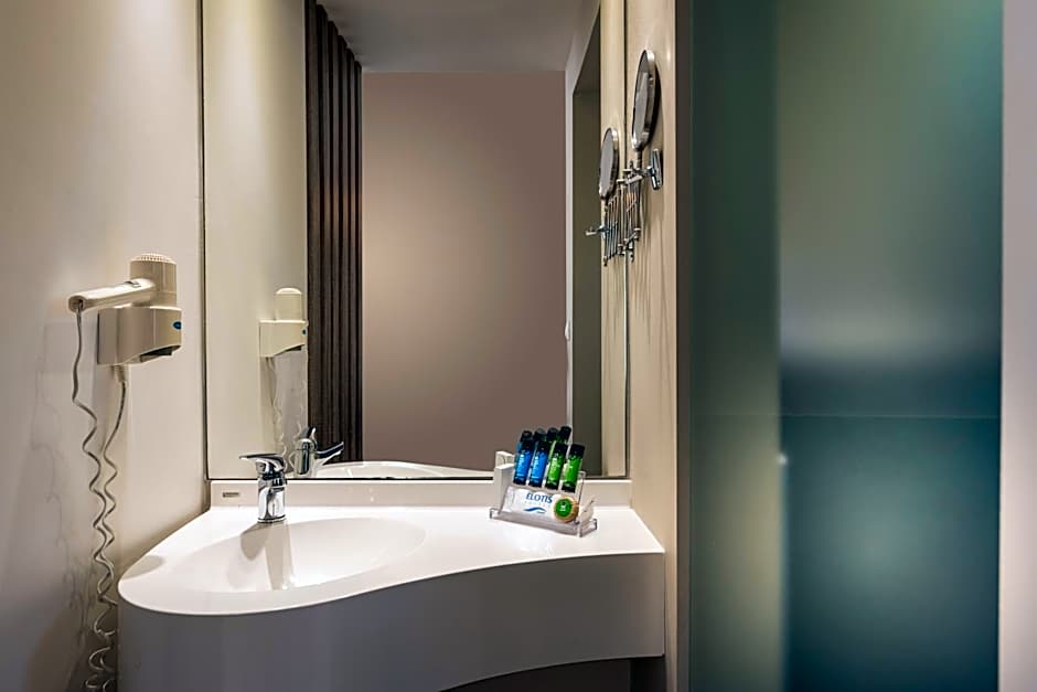 Elotis Suites