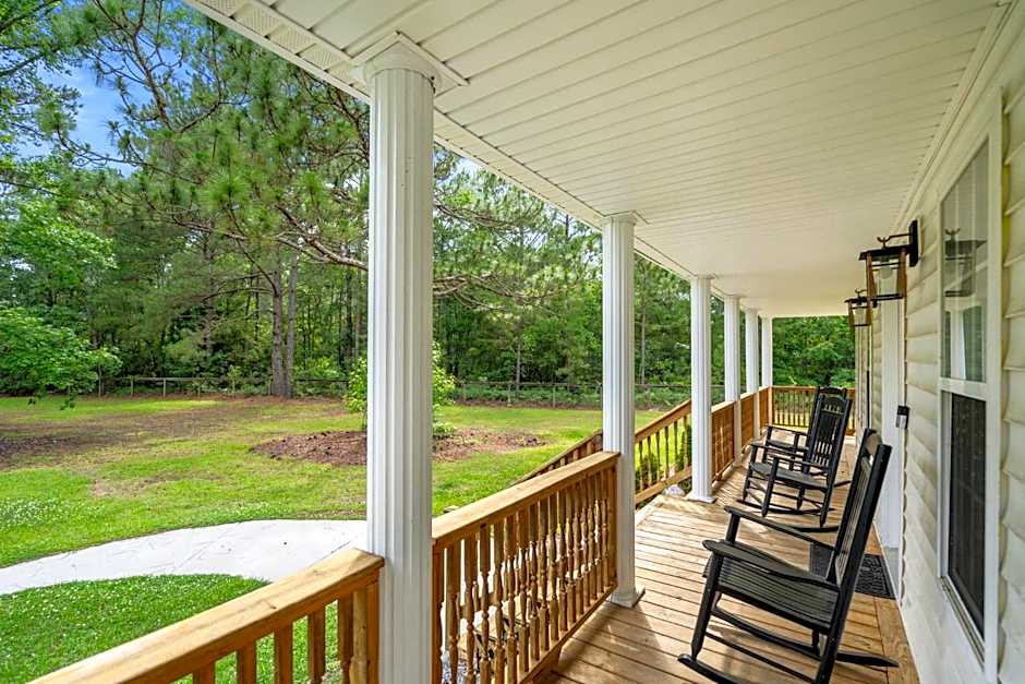 Grandma's Farm on 6 acres with Lighted Barn and River Access