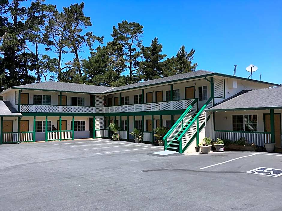 Monterey Pines Inn