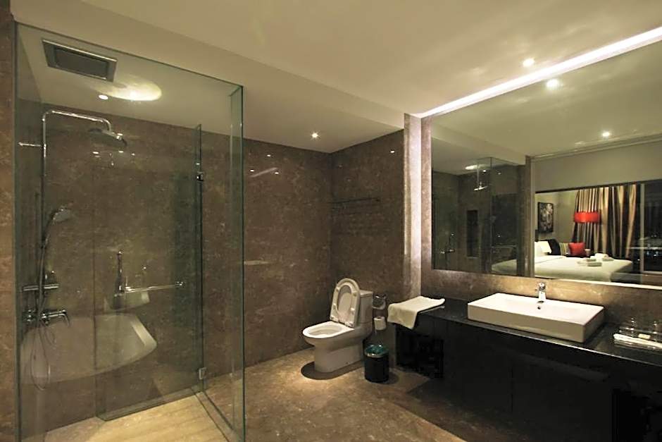 The Shore Hotel & Residences By Lá VISTA