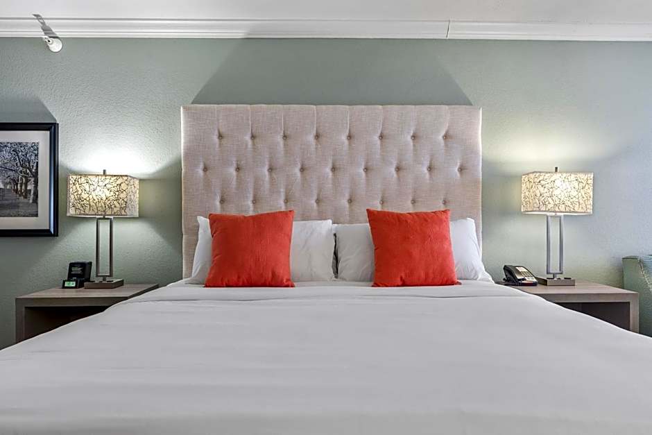 Cherry Tree Inn & Suites